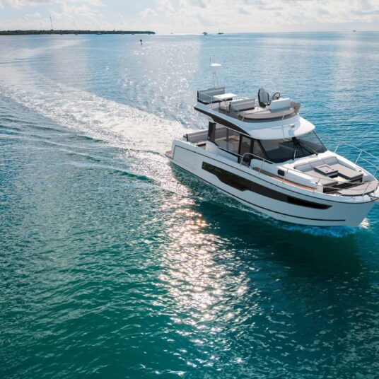 Aurora Yacht luxury vessel - gallery image