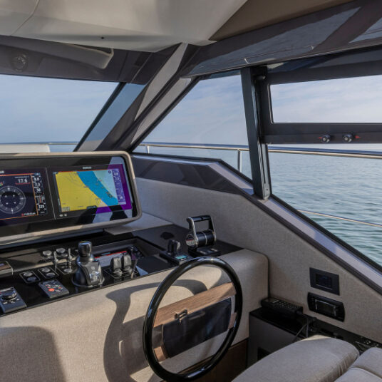 FerrettiYachts580Classic_0005_74415