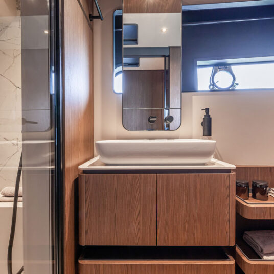 FerrettiYachts580Classic_0024_74392