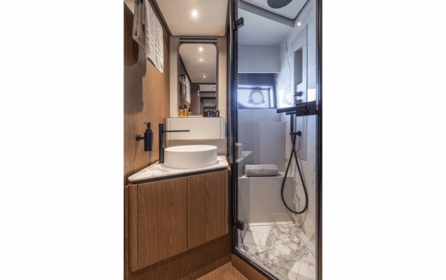 FerrettiYachts580Classic_0029_74408 FerrettiYachts580Classic_0029_74408