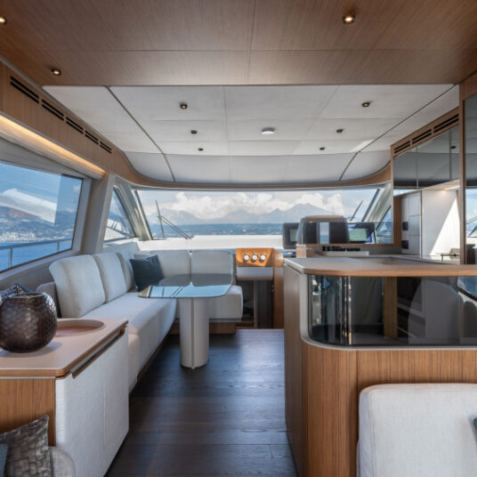 FerrettiYachts670NewInternal_Classic_0001_83530
