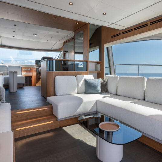 FerrettiYachts670NewInternal_Classic_0002_83529