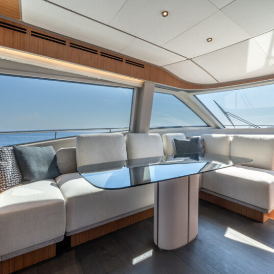 FerrettiYachts670NewInternal_Classic_0003_83531