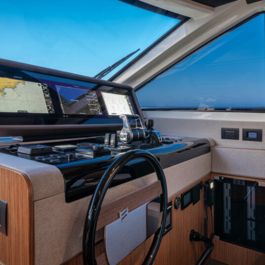 FerrettiYachts670NewInternal_Classic_0008_83536