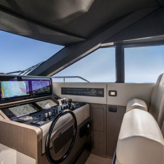 FerrettiYachts720NewInteriors_Contemporary_0009_96040