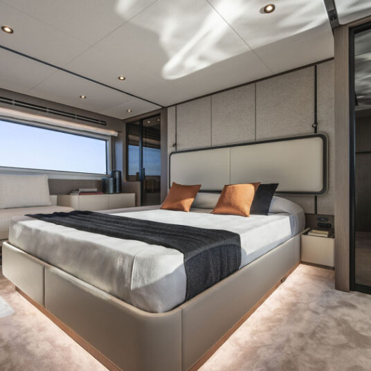 FerrettiYachts720NewInteriors_Contemporary_0015_96047