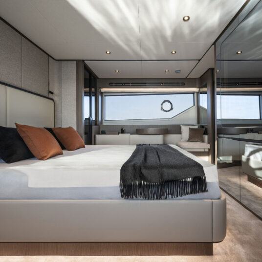 FerrettiYachts720NewInteriors_Contemporary_0020_96053