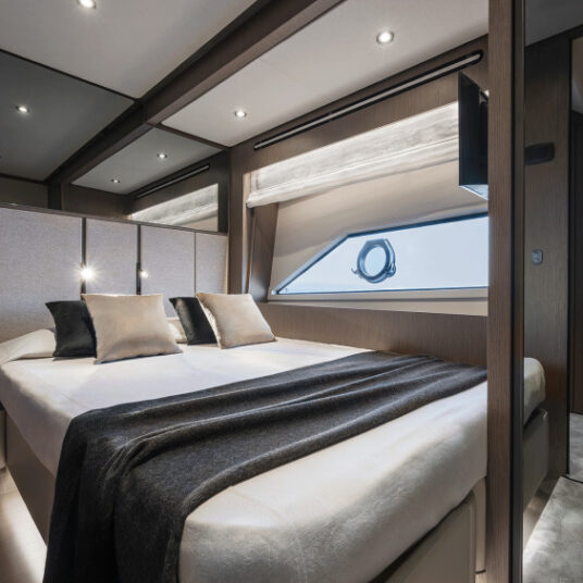 FerrettiYachts720NewInteriors_Contemporary_0033_96067