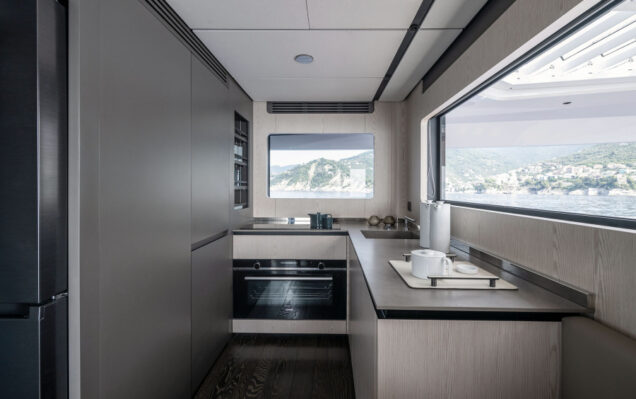 FerrettiYachtsINFYNITO80NewInternal_Classic_0002_83062 FerrettiYachtsINFYNITO80NewInternal_Classic_0002_83062