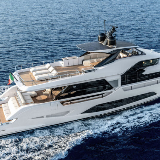 FerrettiYachtsINFYNITO80NewOutdoor_0010_83049