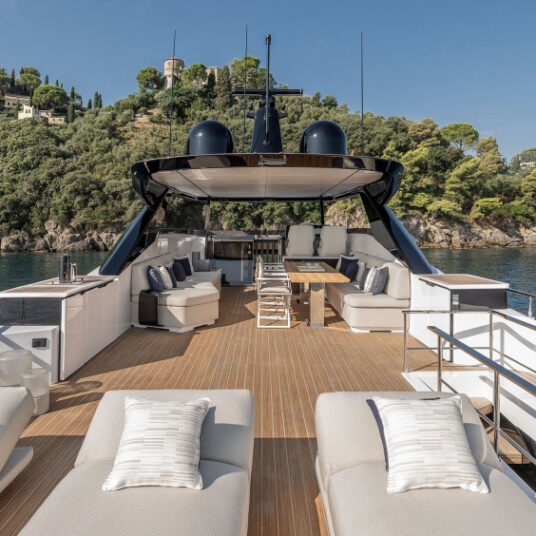 FerrettiYachtsINFYNITO80NewOutdoor_0014_83053