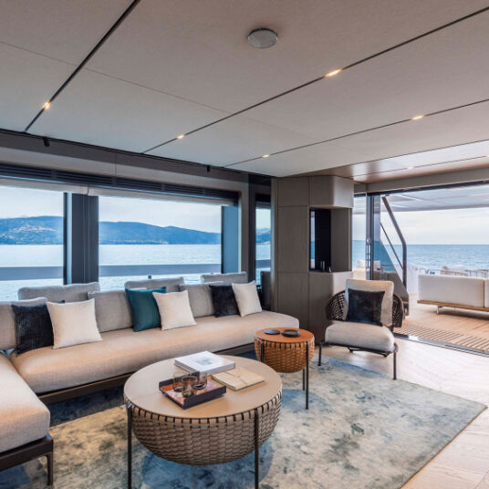 FerrettiYachtsINFYNITO90NewContemporary_0009_75614