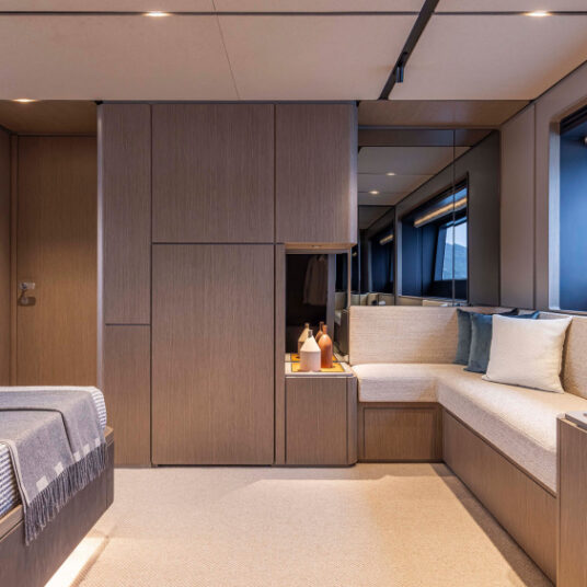 FerrettiYachtsINFYNITO90NewContemporary_0018_75621