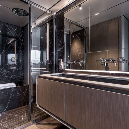 FerrettiYachtsINFYNITO90NewContemporary_0027_74893