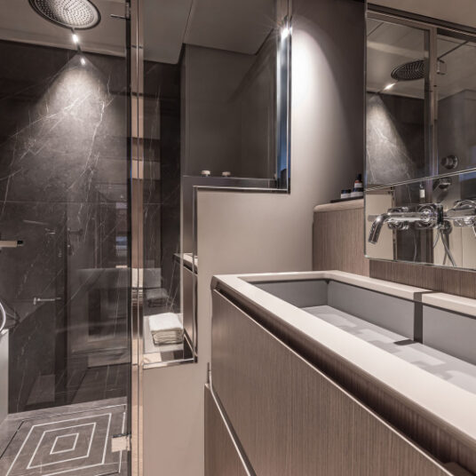 FerrettiYachtsINFYNITO90NewContemporary_0031_74902