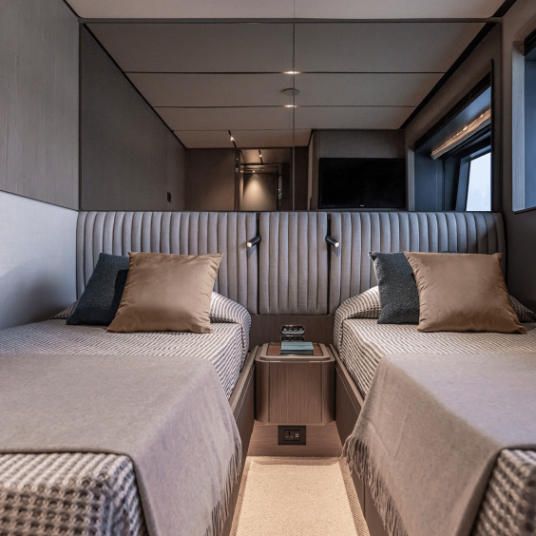 FerrettiYachtsINFYNITO90NewContemporary_0033_74895