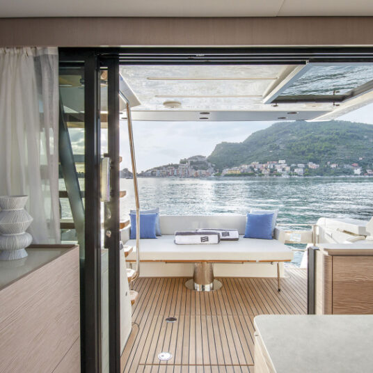 ferrettiyachts500newinteriors_0005_47641