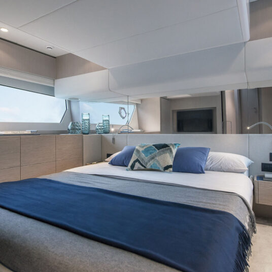 ferrettiyachts500newinteriors_0007_47644