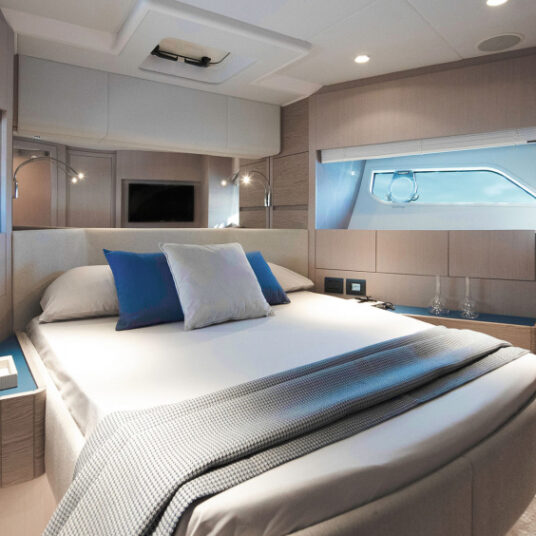 ferrettiyachts500newinteriors_0010_47648