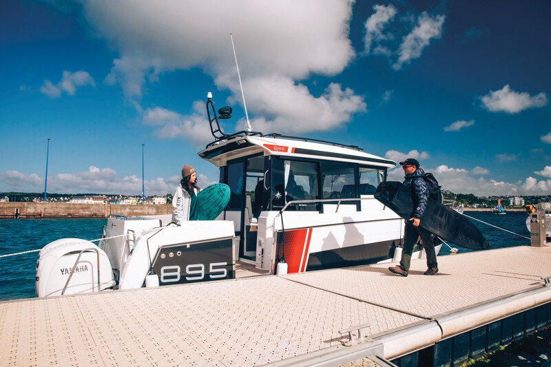©JEAN-BAPTISTE D'ENQUIN - JEANNEAU - MERRY FISHER 895
